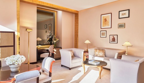 Deluxe Suite
