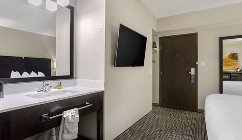 Standard Room, 1 King Bed, Accessible, Non Smoking (Bathtub)