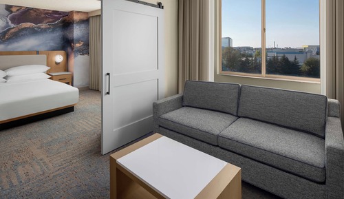 Executive Suite, 1 Bedroom, Tower, High Floor (Mobility Accessible, Tub)