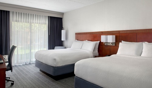 Room, 2 Queen Beds, Non Smoking (Hearing Accessible)