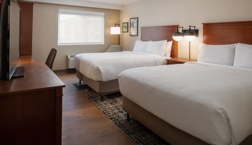 Traditional Room, 2 Queen Beds, Non Smoking (Mobility Accessible, Tub)