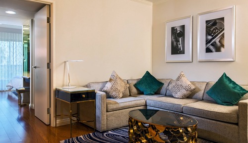 Junior Suite, 1 Bedroom (Mobility/Hearing Access, Roll-in Shwr)