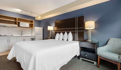 Studio, 1 Queen Bed, Accessible Bathtub, Non Smoking