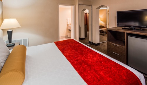 Standard Room, 1 King Bed, Non Smoking, Refrigerator