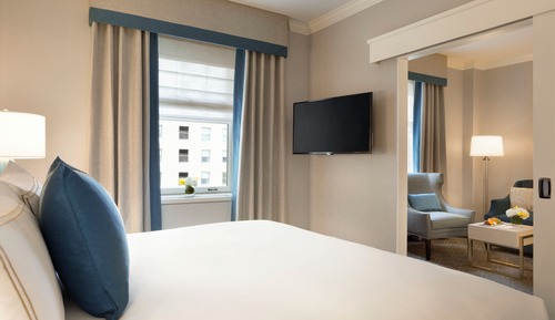 Suite, 1 King Bed, Non Smoking (Tub w/ Grab Bars, Hearing Accessible)