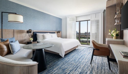Deluxe Room, 1 King Bed, Non Smoking, Golf View (Tower)