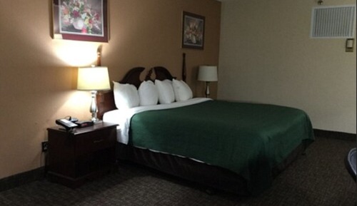 Standard Room, 1 Queen Bed, Accessible, Non Smoking