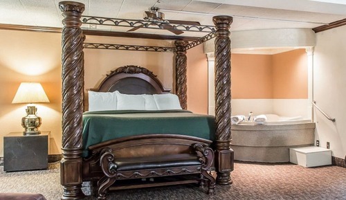 Premium Room, 1 King Bed, Non Smoking, Hot Tub