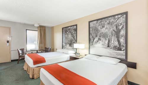 Room, 2 Double Beds, Non Smoking (First Floor)