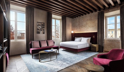Junior Suite, 1 King Bed, Non Smoking, City View