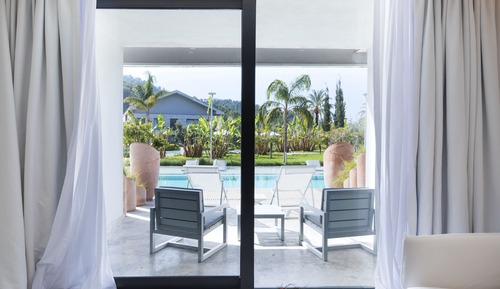 Deluxe Pool Access Twin Room