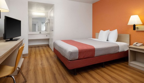 Standard Room, 1 Queen Bed, Non Smoking