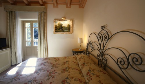 Classic Double or Twin Room (SMALL)