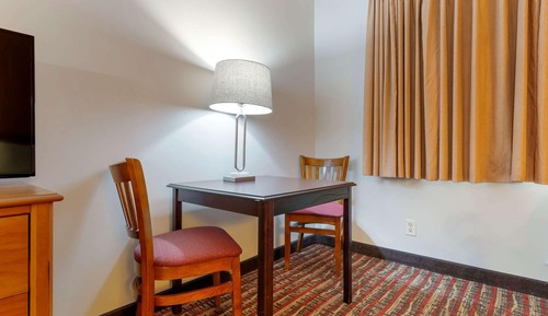 Room, 2 Queen Beds, Non Smoking, Partial Lake View