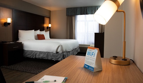 Suite, 1 King Bed, Microwave