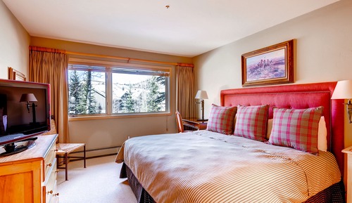 Townhome, 3 Bedrooms (plus Den)