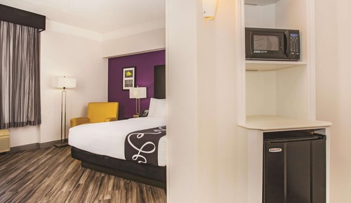 Room, 1 King Bed, Accessible, Non Smoking (Mobility/Hearing Impaired Accessible)