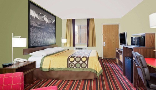 Basic Room, 1 Queen Bed, Non Smoking