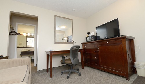 Studio Suite, Multiple Beds, Non Smoking (1 Queen Bed and 1 Ful Bed)