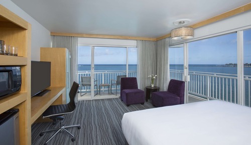 Room, 1 King Bed, Lanai, Oceanfront (Corner)