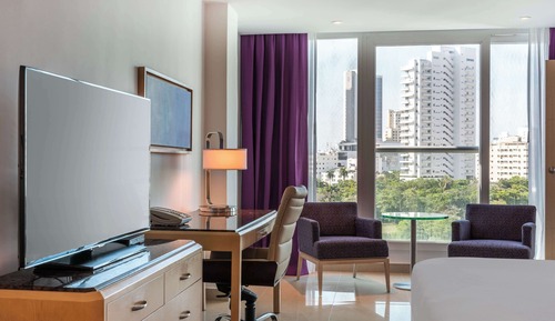 Room, 2 Queen Beds, City View