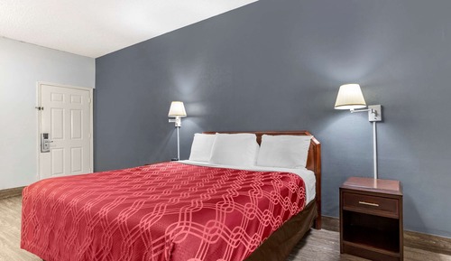 Standard Room, 1 King Bed