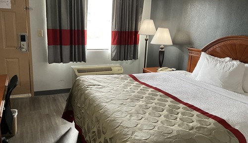 Room, 1 King Bed, Accessible, Non Smoking (Mobility Accessible)