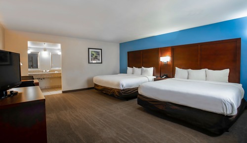 Deluxe Room, 2 Queen Beds, Non Smoking, Refrigerator & Microwave