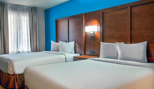 Deluxe Room, 2 Queen Beds, Accessible, Non Smoking