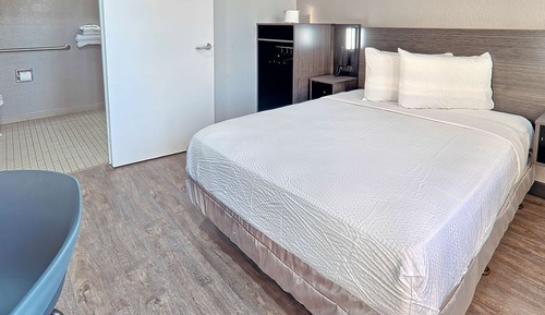 Standard Room, 1 Queen Bed, Non Smoking