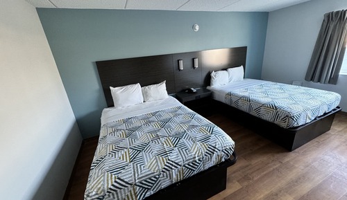 Deluxe Room, 2 Queen Beds, Smoking, Refrigerator