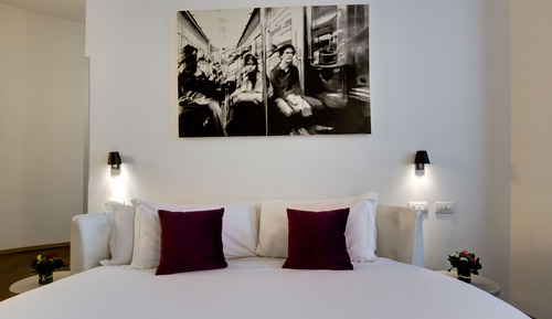 Deluxe Room (Round Bed)