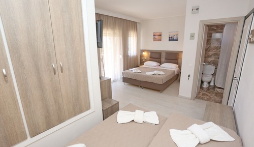 Triple Room (extra bed 4 persons)