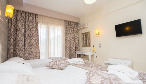 Superior Room, Partial Sea View