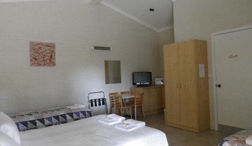 Family Room, Non Smoking, Kitchenette (Triple/Quad/Family)