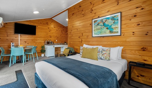 Motel One Bedroom (Acessible)