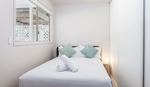 Hastings Cove 15 - Three Bedroom Ground Floor Garden Deluxe Apartment