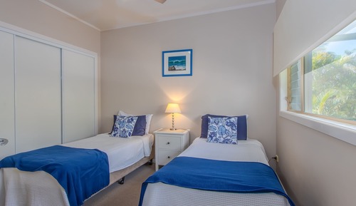 Hastings Cove 16 - Two Bedroom Upstairs Garden Deluxe Apartment