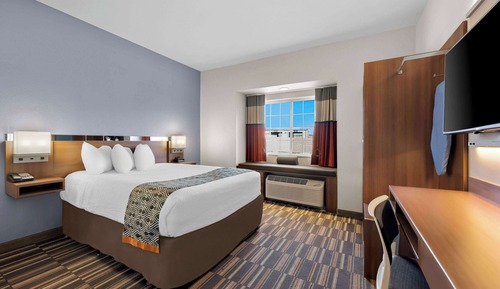 Room, 1 Queen Bed, Accessible, Non Smoking (Mobility,Hearing,Tub w/Grab Bars)