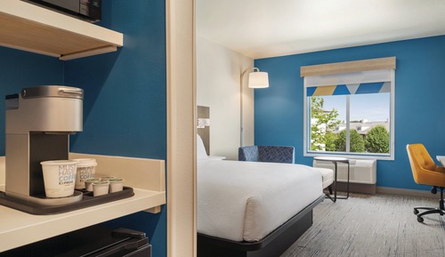 Standard Room, 1 King Bed, Accessible (Communications)