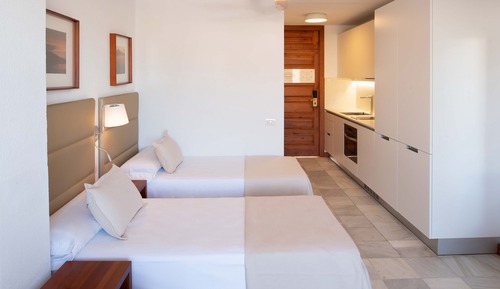 Superior Studio, Garden View