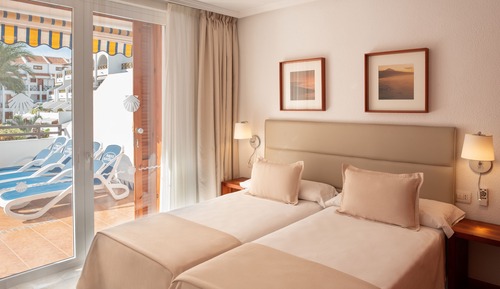 Superior Apartment, 2 Bedrooms, Terrace, Garden View