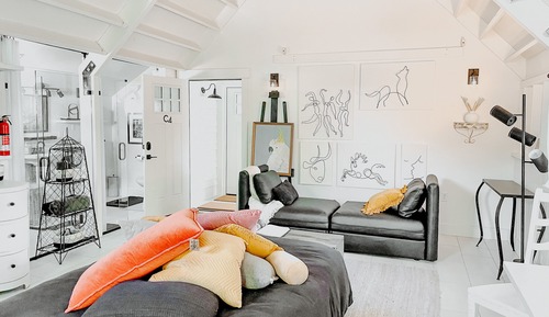 Deluxe Studio, Multiple Beds