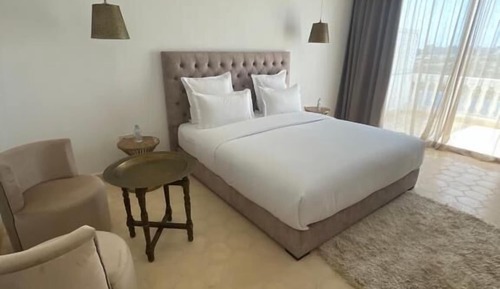 Deluxe Double Room with Side Sea View