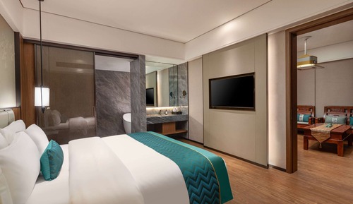 Suite, 1 King Bed, Non Smoking