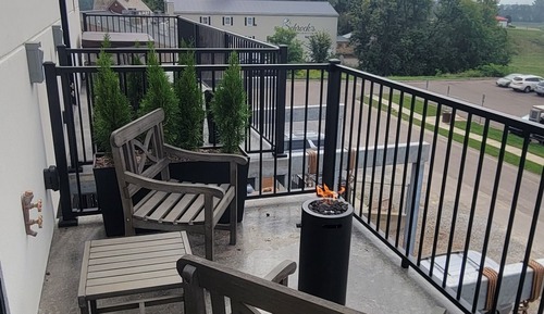 Exclusive Suite, 1 King Bed, Hot Tub, Valley View