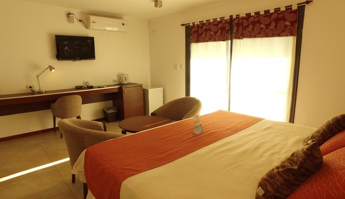 Premium Suite, Pool View