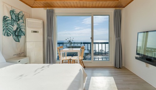 Studio Suite, Sea View