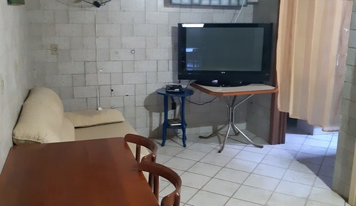 Twin Room, 2 Twin Beds, Shared Bathroom