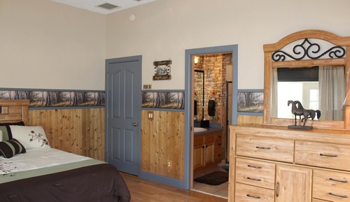 Room, Private Bathroom (Hunting Room)